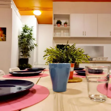 Arc House Gracia Хостел