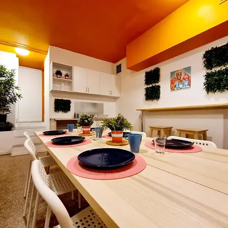 Arc House Gracia Хостел Барселона