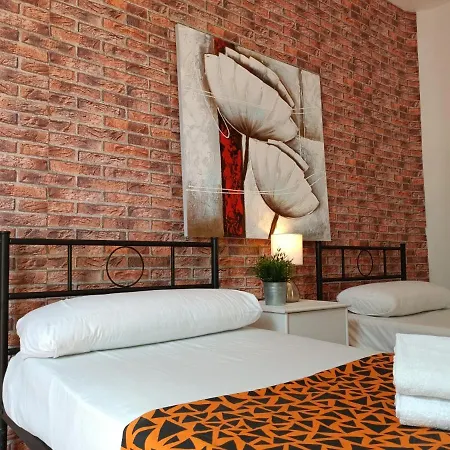 Hostel Diagonal House *
