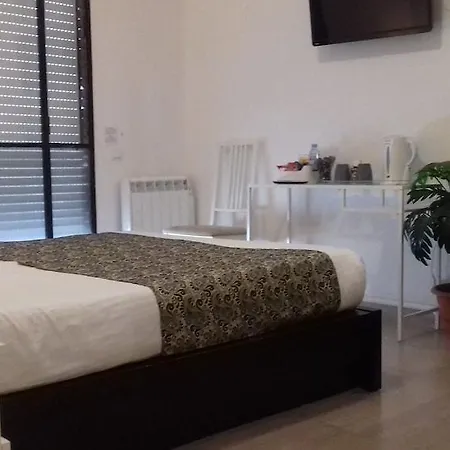 布鲁斯达圣家堂旅馆 招待所 2*