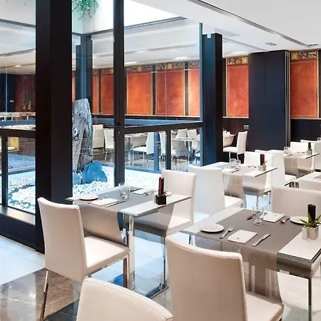 Hotel Catalonia Port 4*