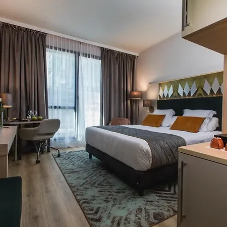 Hotel Leonardo Royal Fira