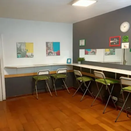 Hostel Diagonal House