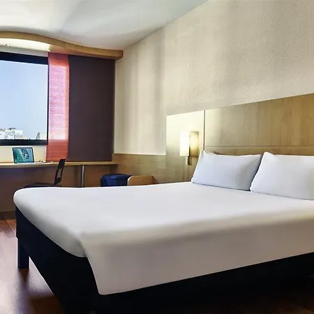 Ibis Centro Отель