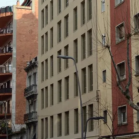 Pierre & Sants * ברצלונה