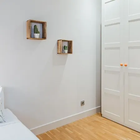 Amazing 2 Bed Apt, Sleeps 6 Nr Eixample Lägenhet *