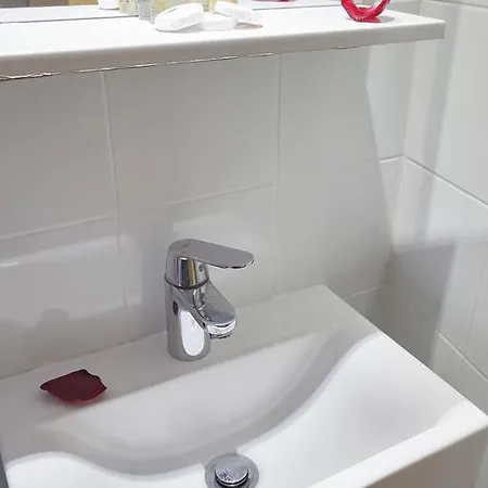 Triple With Private Bathroom In Gothic Maison d'hôtes