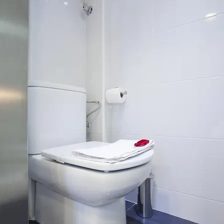 Triple With Private Bathroom In Gothic Maison d'hôtes 2*