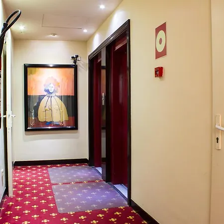 Atlantis By Atbcn Hotel 3*