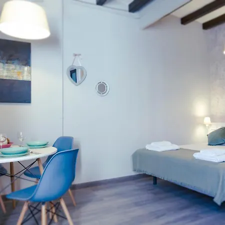 Place Diputacio Apartman *