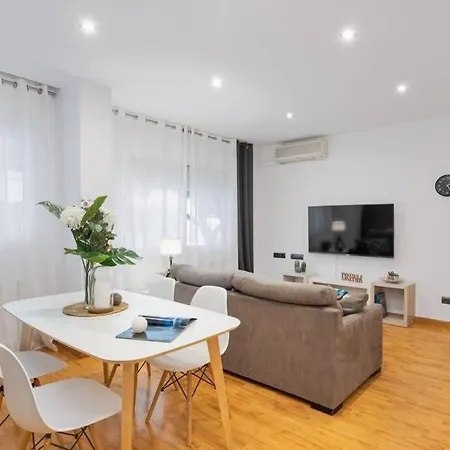 De Gracia 2 Bedroom Cozy