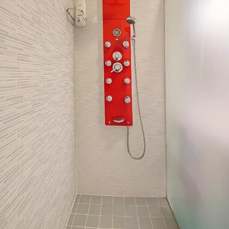 가우디스 네스트 아파트먼트 *