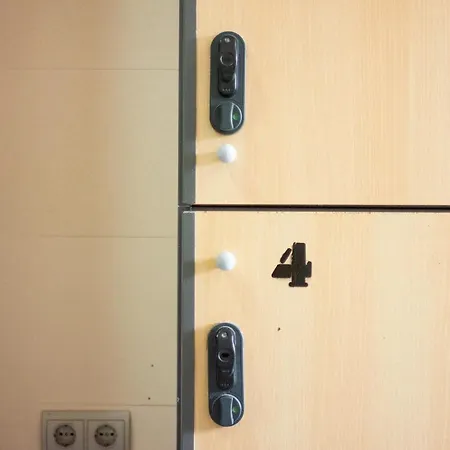 ビー サウンド ホステル *