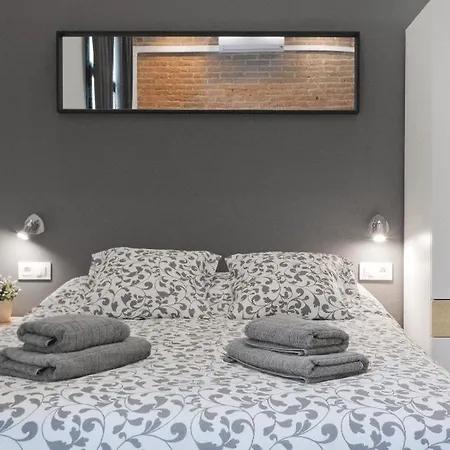 Place Diputacio Apartman *