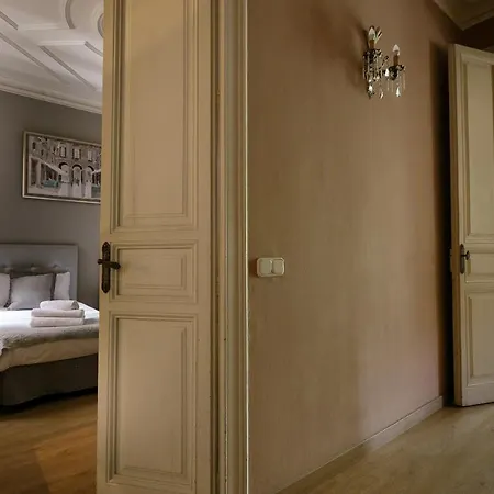 Apartment Enjoy Gran Via *