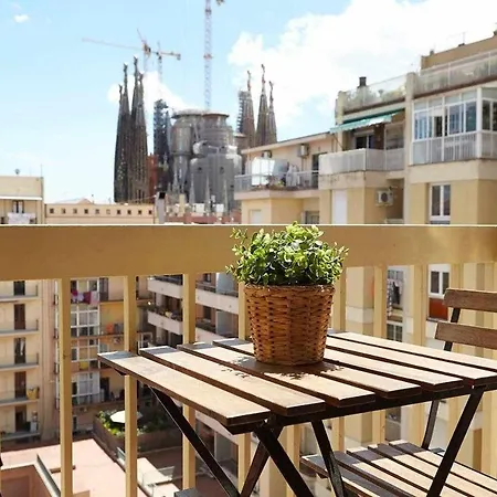 Sagrada Familia Views Nos Preocupa Su Seguridad Apartman *