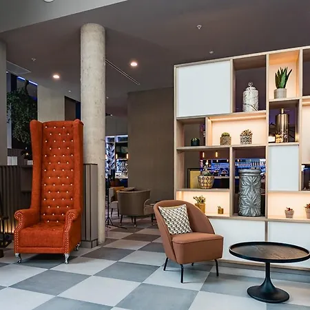 Leonardo Royal Fira Hotel 4*