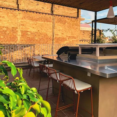Incredible 2br Penthouse With Urban Rooftop Garden *