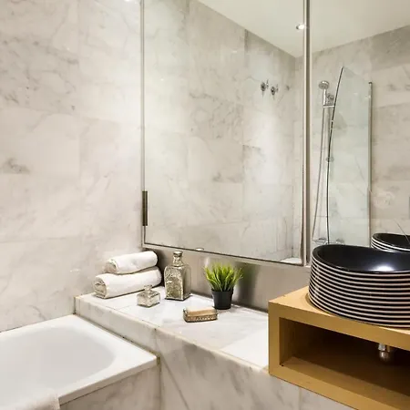 Apartment Rentals - Gracia Pool Center