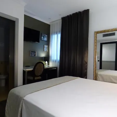 Hotel Moderno 3*