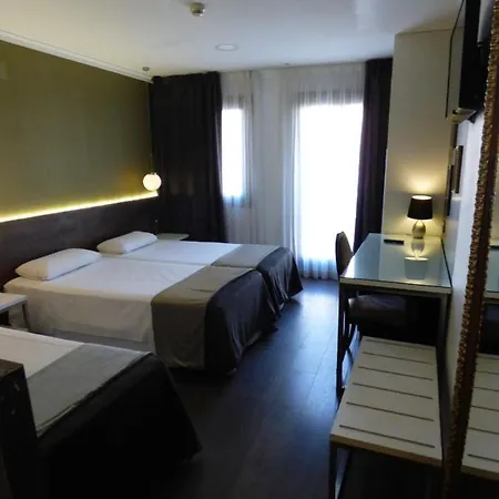 Moderno Hotel 3*