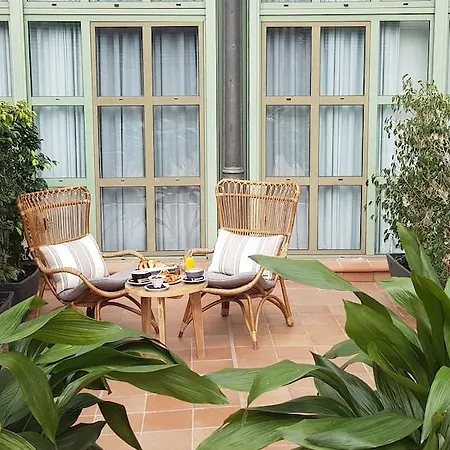 Pulitzer Hotel