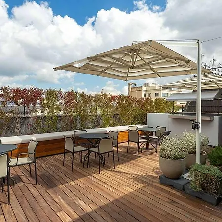 Mate Collection Gerard, Hotel
