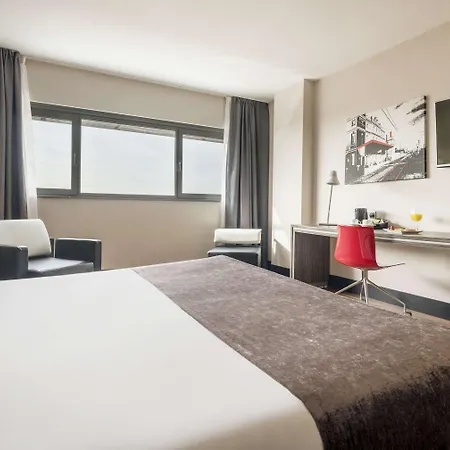 Ilunion Hotel 4*