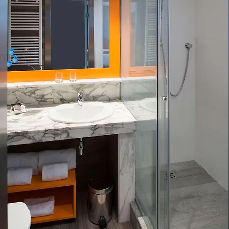 Hotel Catalonia Mikado 3*