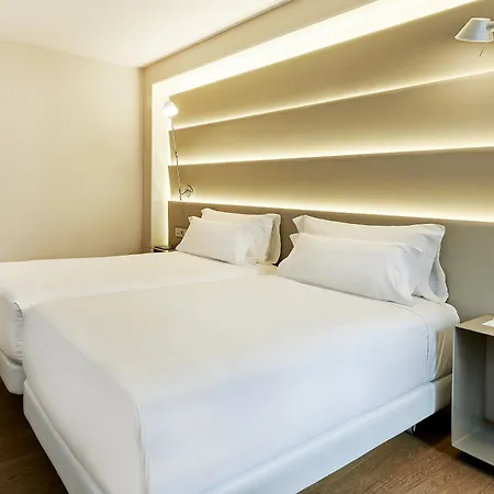 Отель Nh Sants 4*
