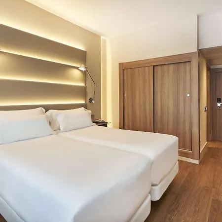 Nh Sants Отель 4*