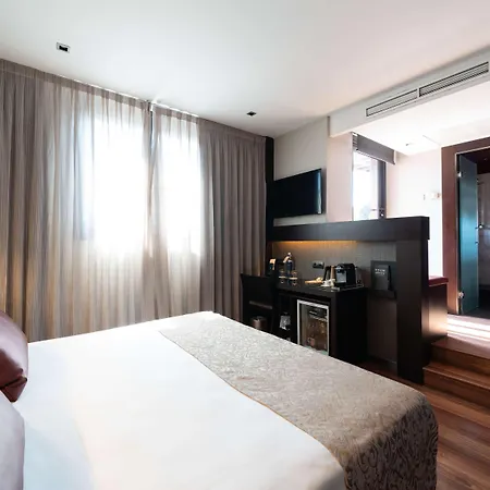 Catalonia Port 4*