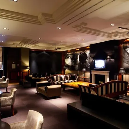 1898 Otel 4*