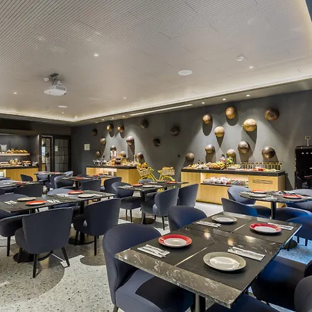Mate Collection Gerard, Hotel 4*