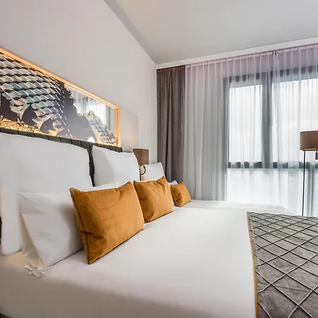Leonardo Royal Fira 4*