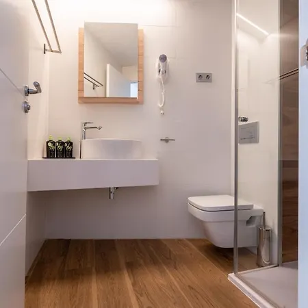 Limehome Carrer De Fontcoberta - Digital Access Hotel Barcellona