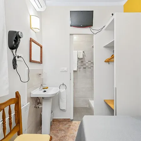 Pensión Santa Ana Barcelona