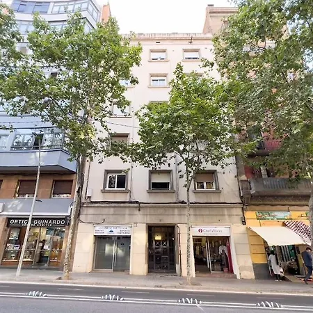 Bebarceloner Eixample - 3 Bedrooms Apartamento *