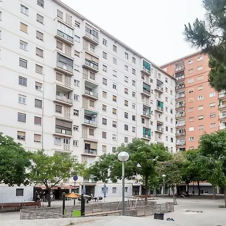 Lägenhet 8 Min Walk To The & 10 Min Walk To Convention Centre ! Barcelona
