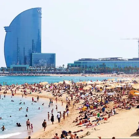 8 Min Walk To The & 10 Min Walk To Convention Centre ! Barcelona