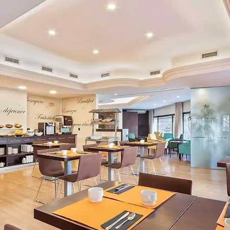 Hotel Acta Antibes 2*