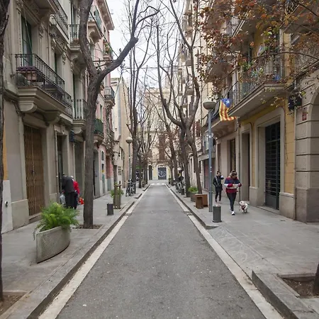 E2mai1047- Fantastic Next To Sagrada Familia 巴塞罗那