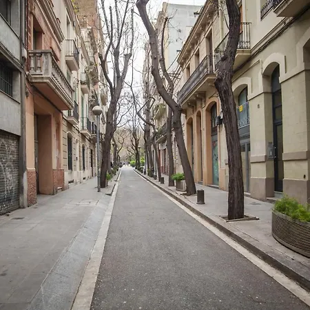 E2mai1047- Fantastic Next To Sagrada Familia * 巴塞罗那