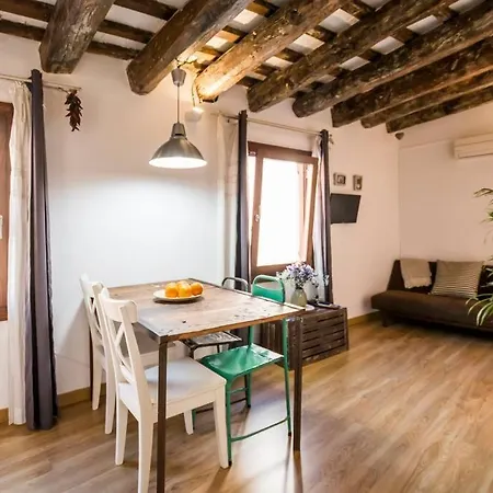 Prive Terrace In El Born, Near The Lägenhet Barcelona