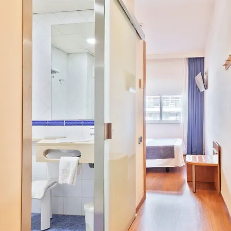 Hotel Acta Antibes 2*