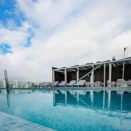 Leonardo Royal Fira Hotel 4*