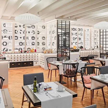 H10 Universitat (adults Only) 4*