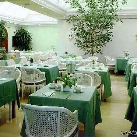 Lleó Hotel