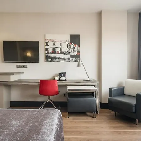 Ilunion Hotel 4*