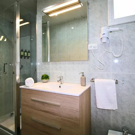 In The Centre Perfect For Long Term Apartment
